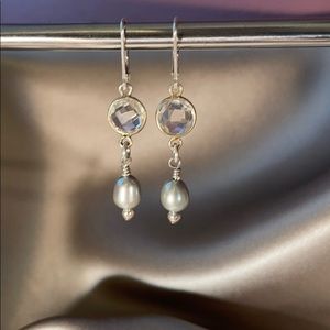 NWOT Natural Pearl, Swarovski Crystal and SS E/R